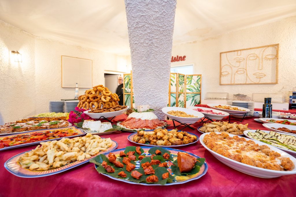 Il buffet nella sala del Ristomare
