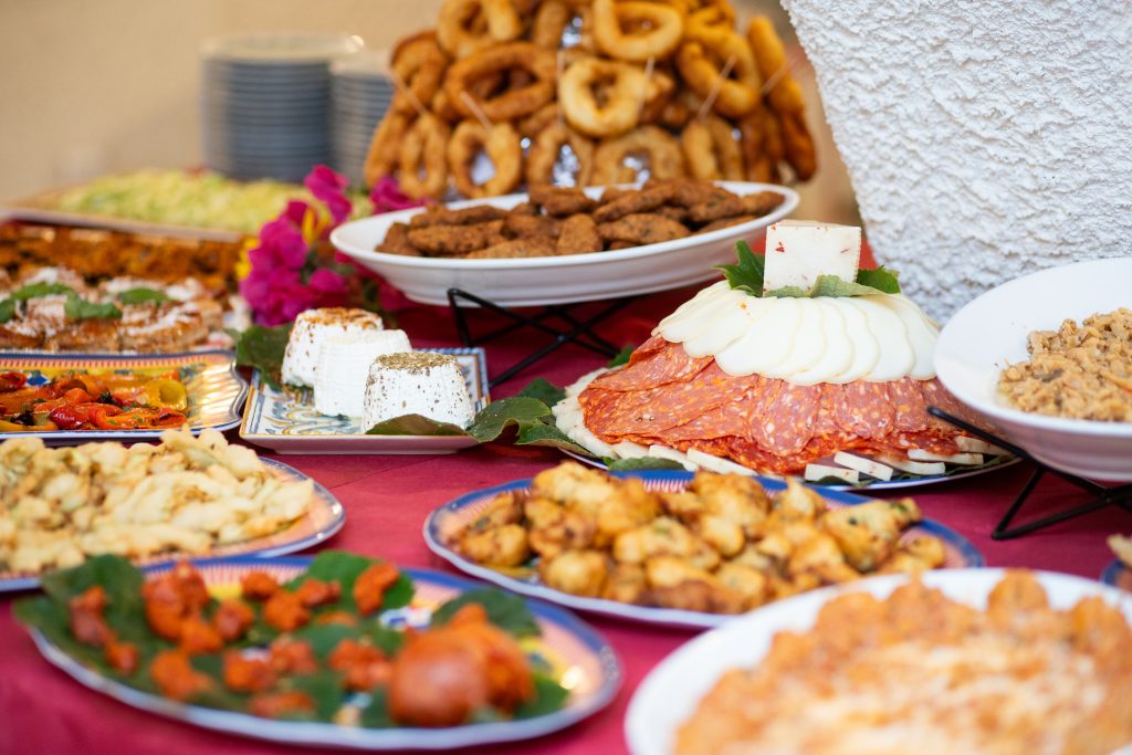 Antipasti, salumi e formaggi al buffet del Ristomare