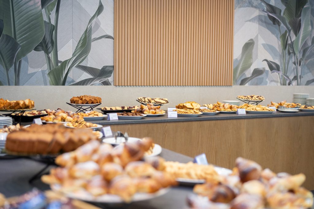 Dolci e torte al buffet della colazione